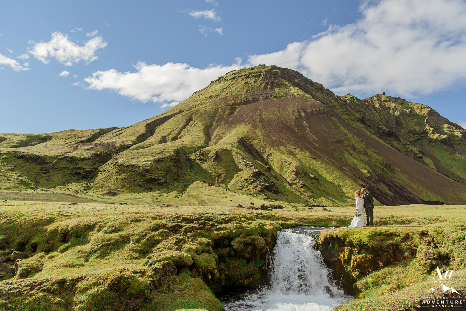 adventure-wedding-photos-in-iceland-44
